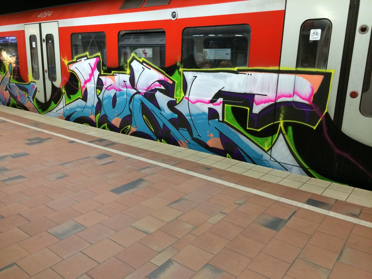 Graffiti Train in Hamburg - Photo by SuppenSoldat - Joke, Hamburg, 2014 (2014)
