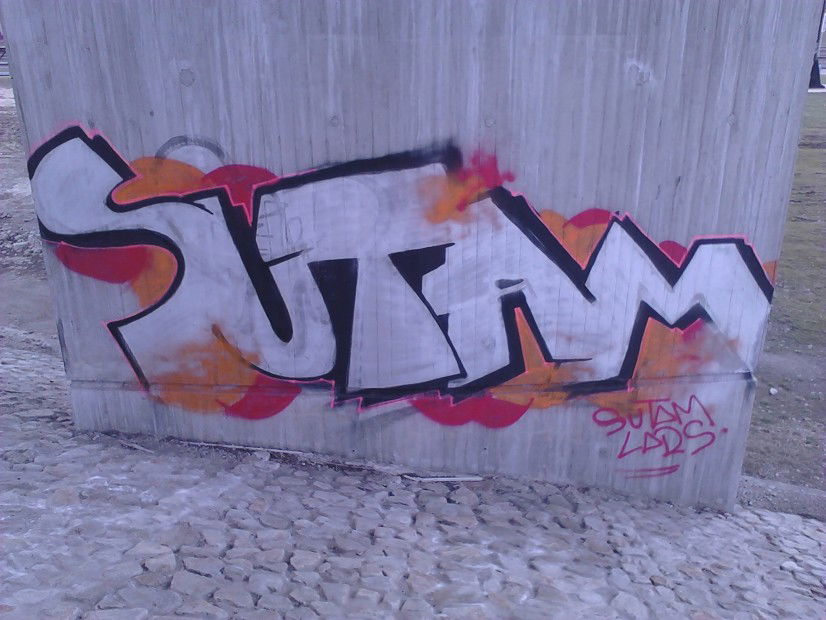 Graffiti Bombing - Photo by SutaM