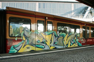 Graffiti Train - Photo by TAKE - Skim, QB, VDS (2012)