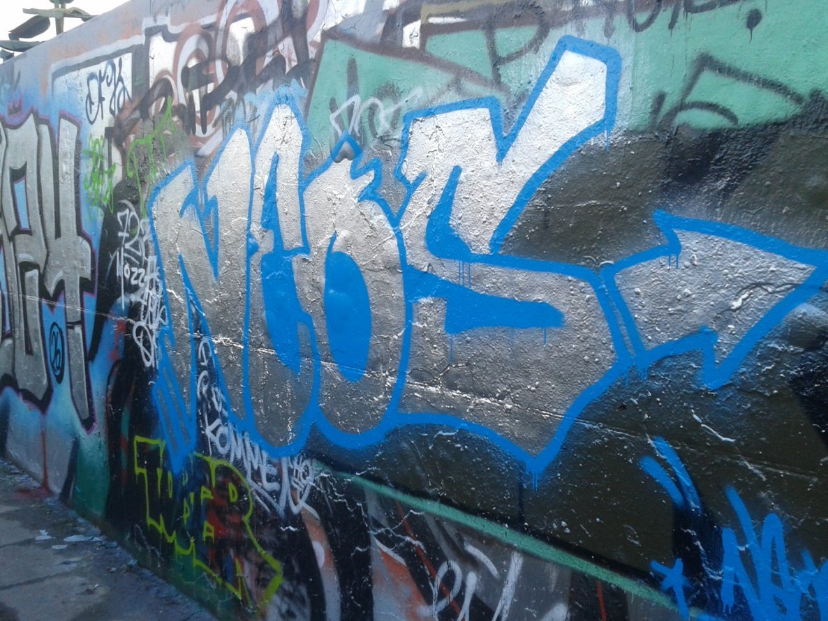 Graffiti Wall - Photo by TAMAS - NEOS