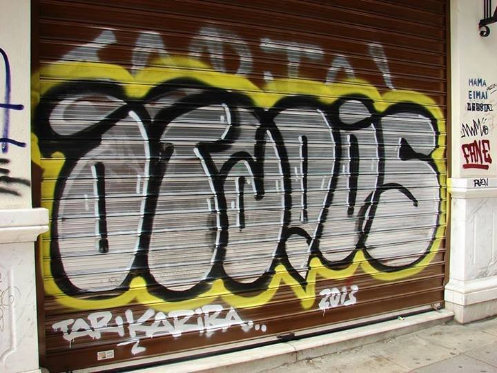 Graffiti Bombing in Thessaloniki - Photo by TARIC - Taric*Atados (2011)
