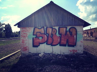 Graffiti Bombing - Photo by TBWSLAEDO - tbw (2013)