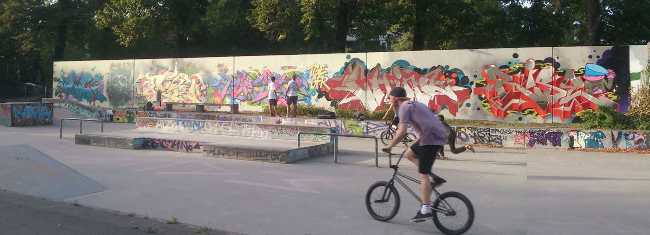 Graffiti Wall in Berlin germany - Photo by TI13BERLIN - TRECE, BOSAR, DEJOE (2018)