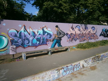 Graffiti Wall - Photo by TI13BERLIN - SNAPone, RISER, DEJOE (2018)