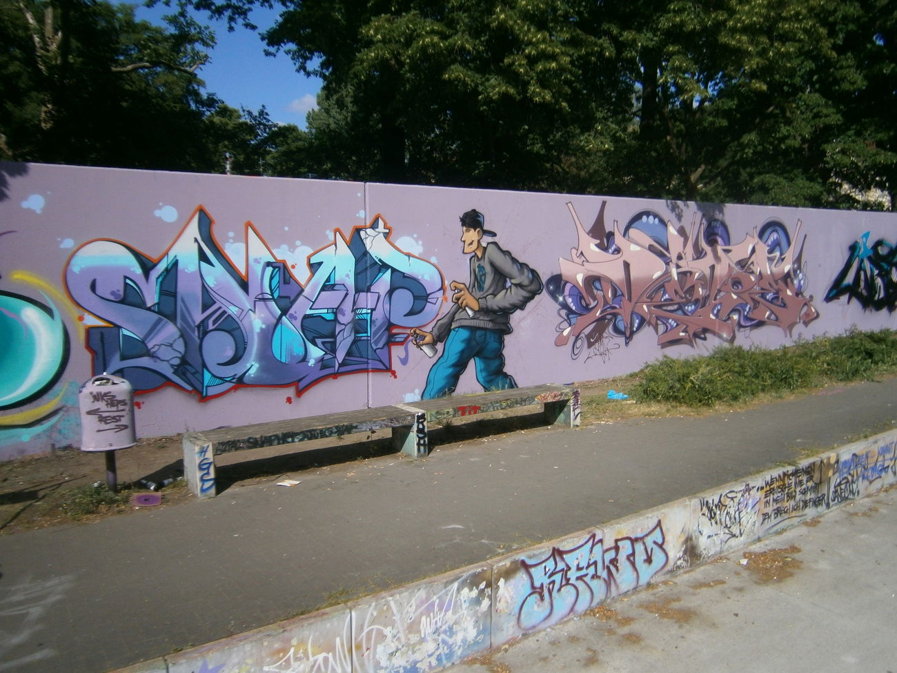 Graffiti Wall - Photo by TI13BERLIN - SNAPone, RISER, DEJOE (2018)
