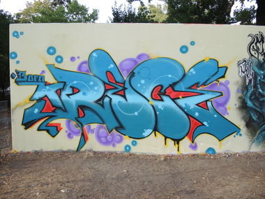 Graffiti Wall - Photo by TI13BERLIN - TRECE, BOSAR, DEJOE (2018)