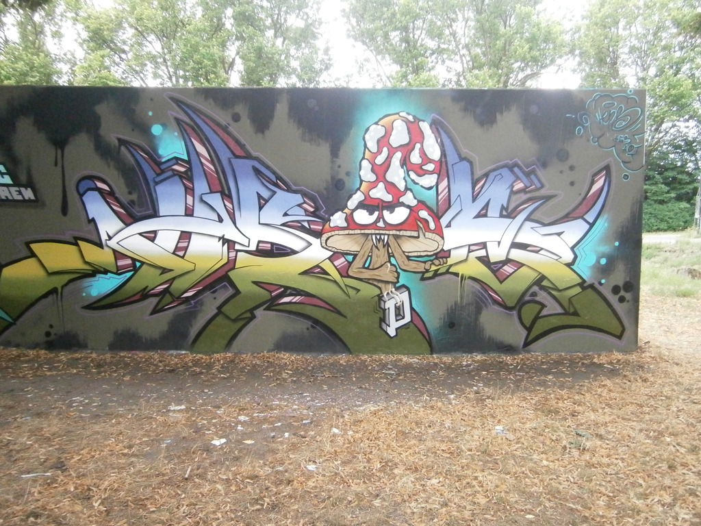 Graffiti Wall - Photo by TI13BERLIN - Heps, Juks, Atzpac (2018)