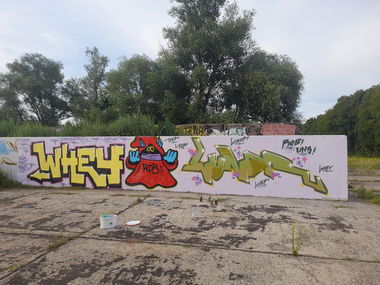 Graffiti Wall - Photo by TMZ - RQB, WHEY, WUNDR