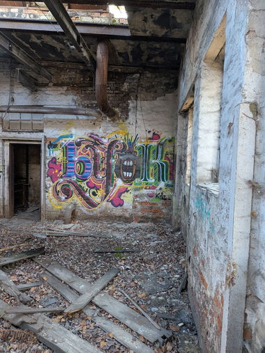 Graffiti Street Art - Photo by TOYFEL