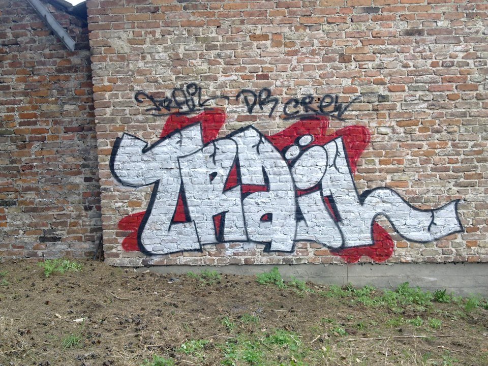 Graffiti Bombing - Photo by TRAL - Trail (2012)
