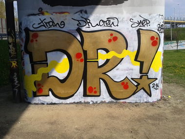 Graffiti Bombing - Photo by TRAL (2014)