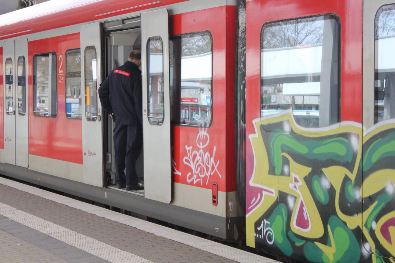 Graffiti Train - Photo by TSOC - tesoc