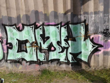 Graffiti Bombing - Photo by Taemletterz - taem, taemletterz, omk (2014)