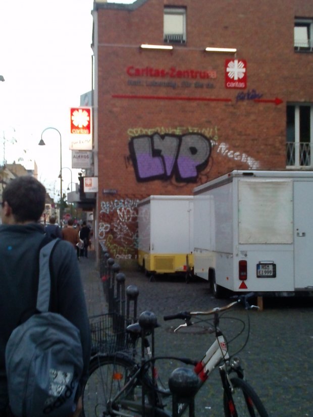 Graffiti Bombing in Köln - Photo by TagHagel - LYP, cologne, ehrenfeld
