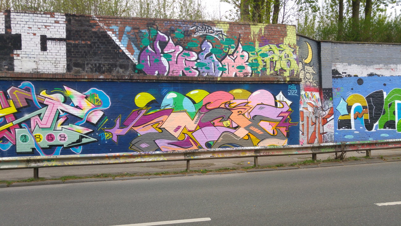 Graffiti Wall - Photo by TagHagel - shat, shad, shet (2017)