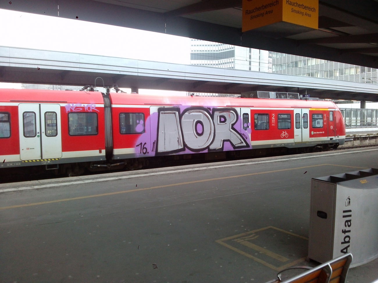 Graffiti Train - Photo by TagHagel - ior, ang, essen (2016)