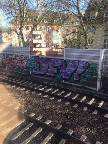 Graffiti Bombing - Photo by TagHagel - dfv, stark, aber