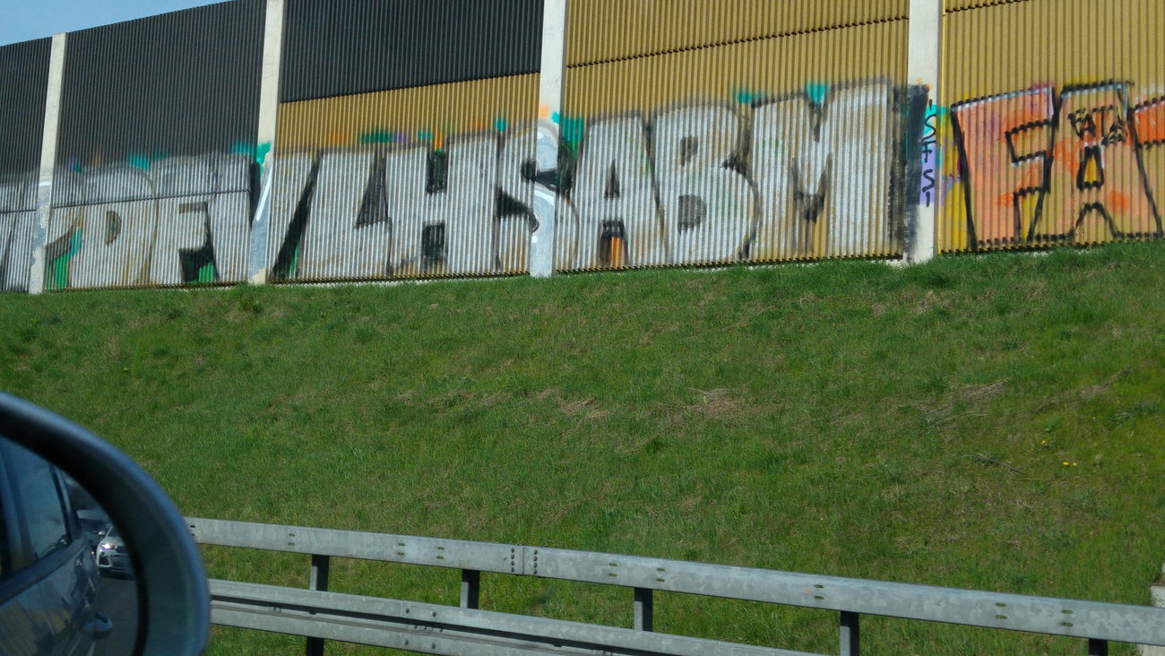 Graffiti Wall - Photo by TagHagel - DFV, LHS, ABM (2015)