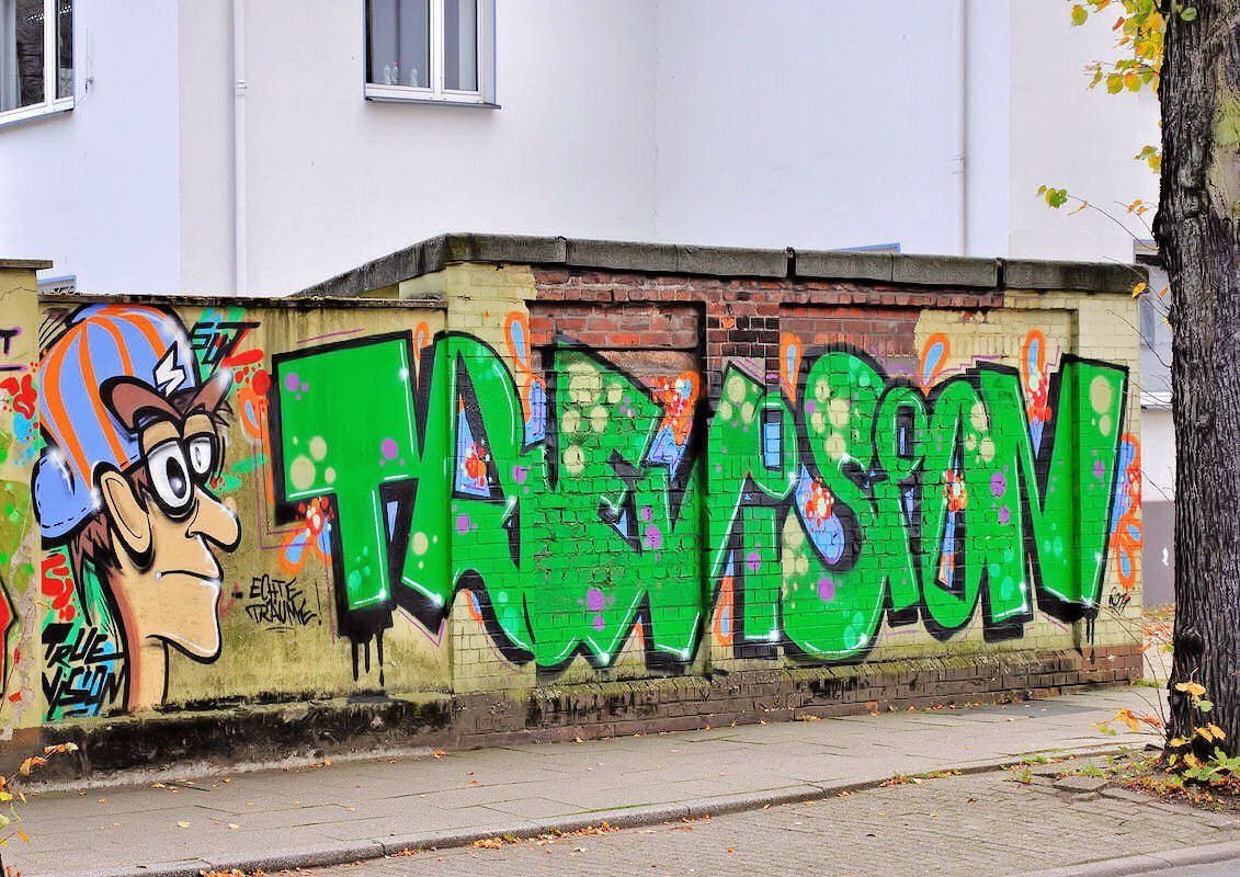 Graffiti Wall - Photo by TagHagel - TV, TVS, True