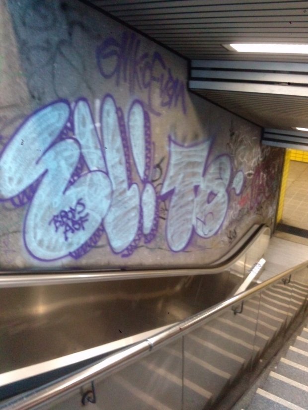 Graffiti Bombing - Photo by TagHagel - Bboys, ASF, Beach