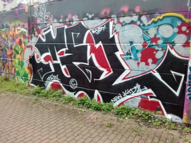 Graffiti Wall - Photo by TagHagel - tel, thel, 357 (2016)