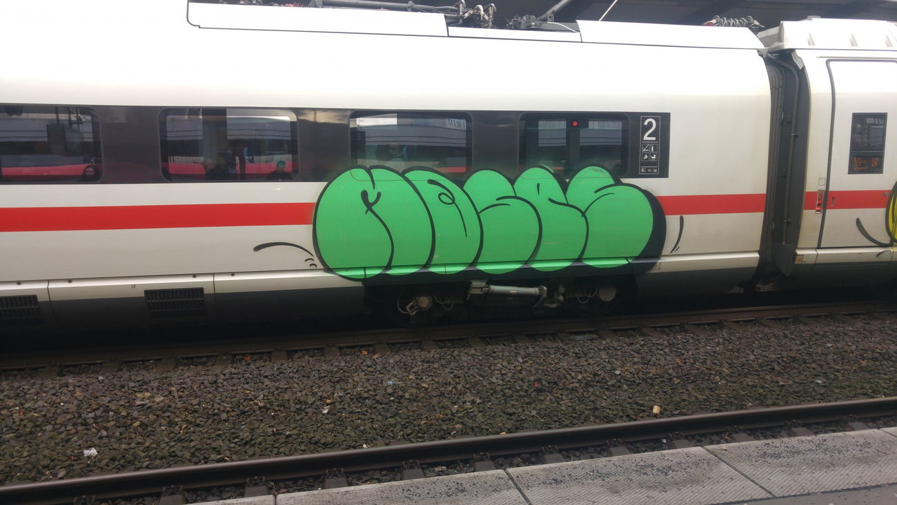 Graffiti Train - Photo by TagHagel - Moses, taps, essen (2017)