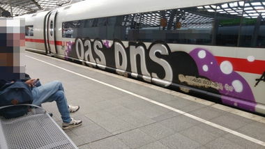 Graffiti Wall - Photo by TagHagel - OAS, DNS, Köln (2017)