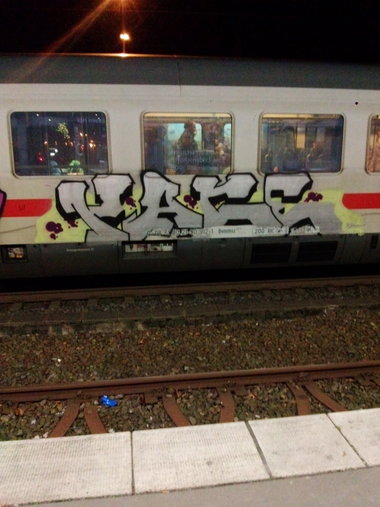 Graffiti Train - Photo by TagHagel (2015)