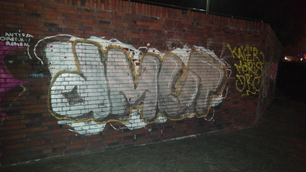 Graffiti Wall - Photo by TagHagel - dmut, kaizr, kaizer (2013)