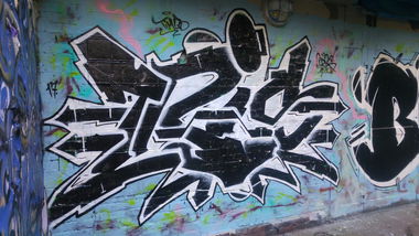 Graffiti Wall - Photo by TagHagel - Tris, bl, blutig (2017)