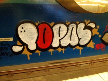 Graffiti Bombing - Photo by TagHagel - Topas, Guten, Morgen (2016)