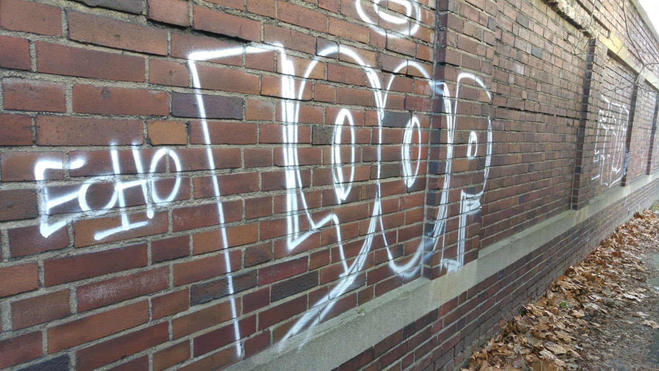 Graffiti Bombing - Photo by TagHagel - Loop, Echo, Echos