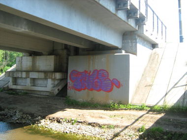 Graffiti Bombing - Photo by Talerone - tale