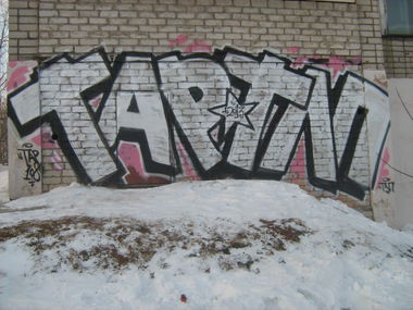 Graffiti Bombing in kirov - Photo by Talerone - tapy7, tlp