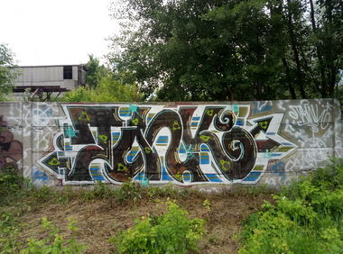Graffiti Wall - Photo by Tank27 - trainline