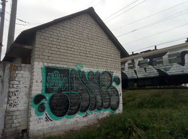 Graffiti Bombing - Photo by Tank27 - throws