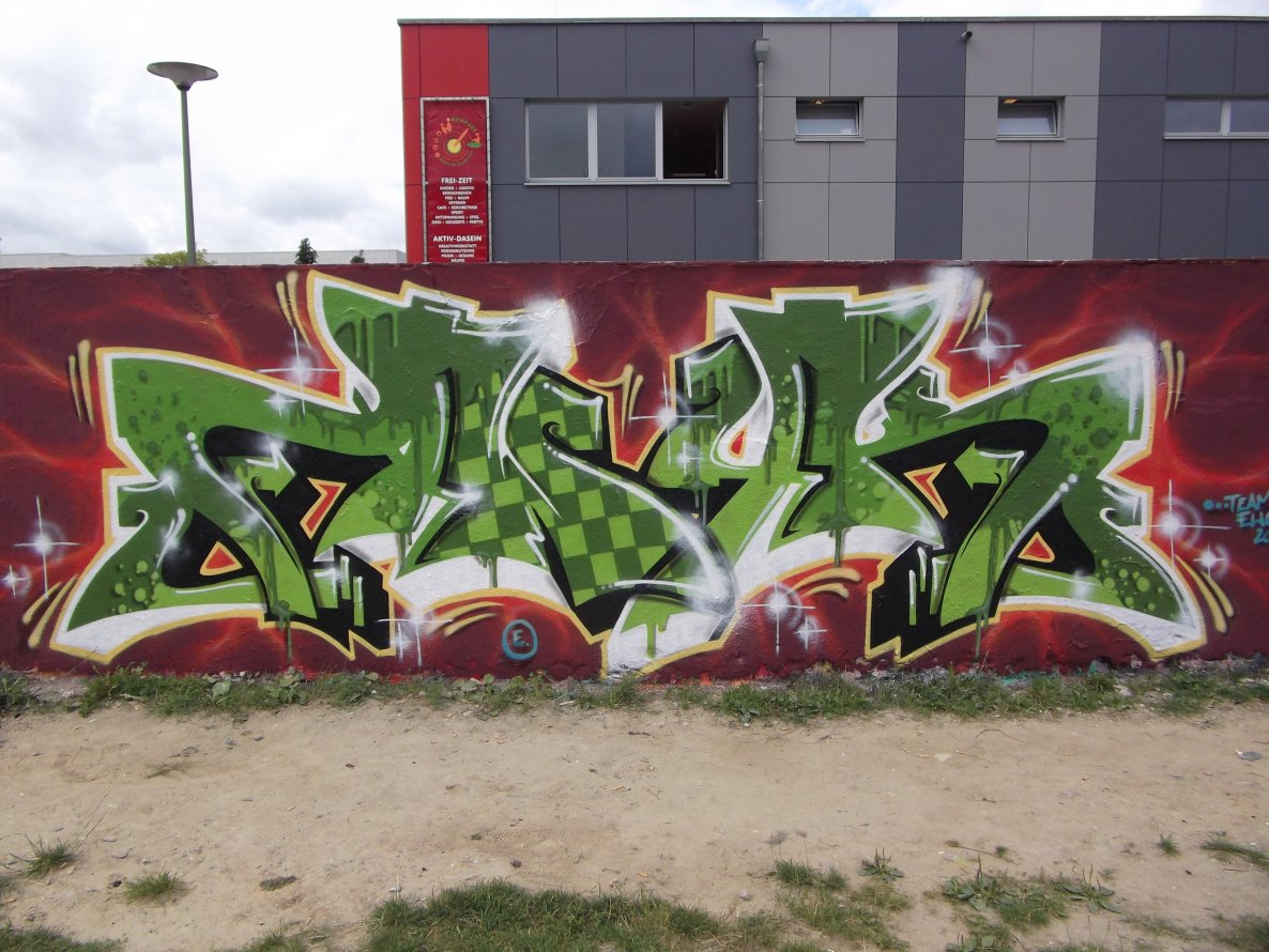 Graffiti Wall - Photo by TeamEwos (2012)