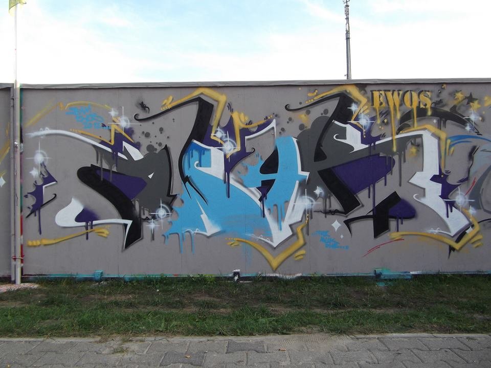 Graffiti Wall - Photo by TeamEwos (2013)