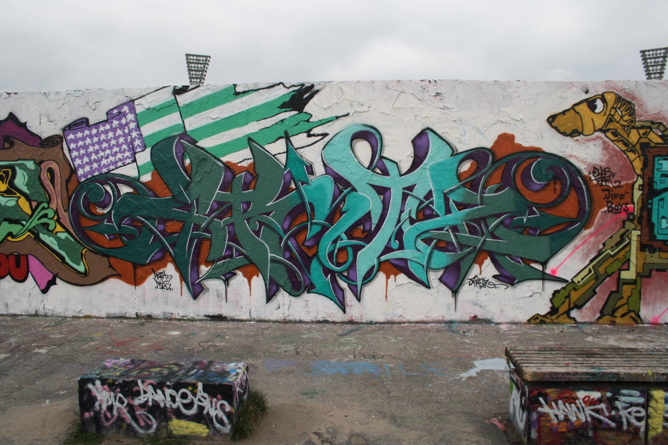 Graffiti Wall - Photo by TeamEwos (2013)