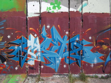 Graffiti Wall - Photo by TeamEwos (2012)