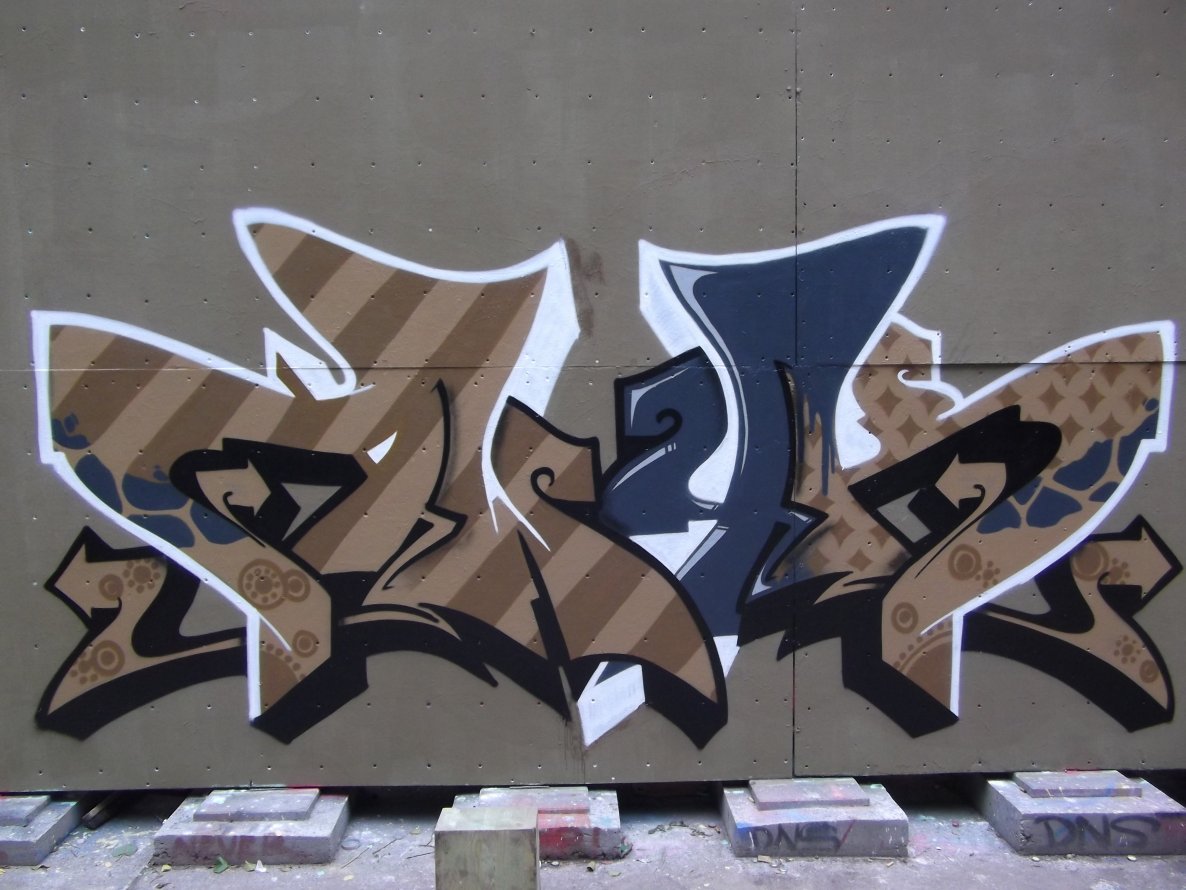 Graffiti Wall - Photo by TeamEwos (2012)