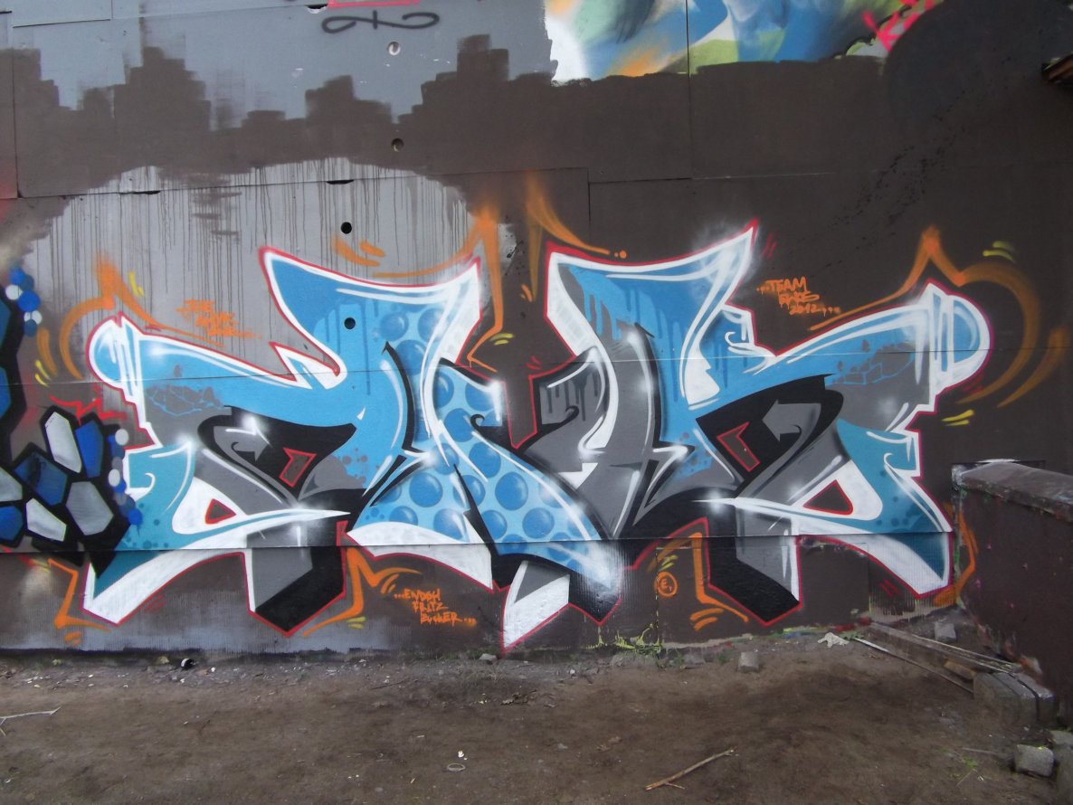 Graffiti Wall - Photo by TeamEwos (2012)