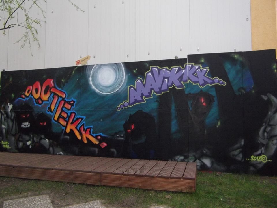 Graffiti Wall - Photo by TeamEwos (2012)