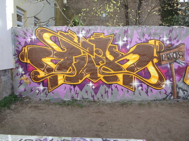 Graffiti Wall - Photo by TeamEwos (2012)