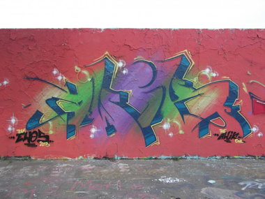 Graffiti Wall - Photo by TeamEwos - Awik (2013)