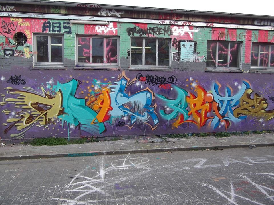 Graffiti Wall - Photo by TeamEwos - Awik-Fritz (2013)