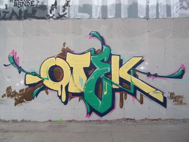 Graffiti Wall - Photo by TeamEwos (2013)