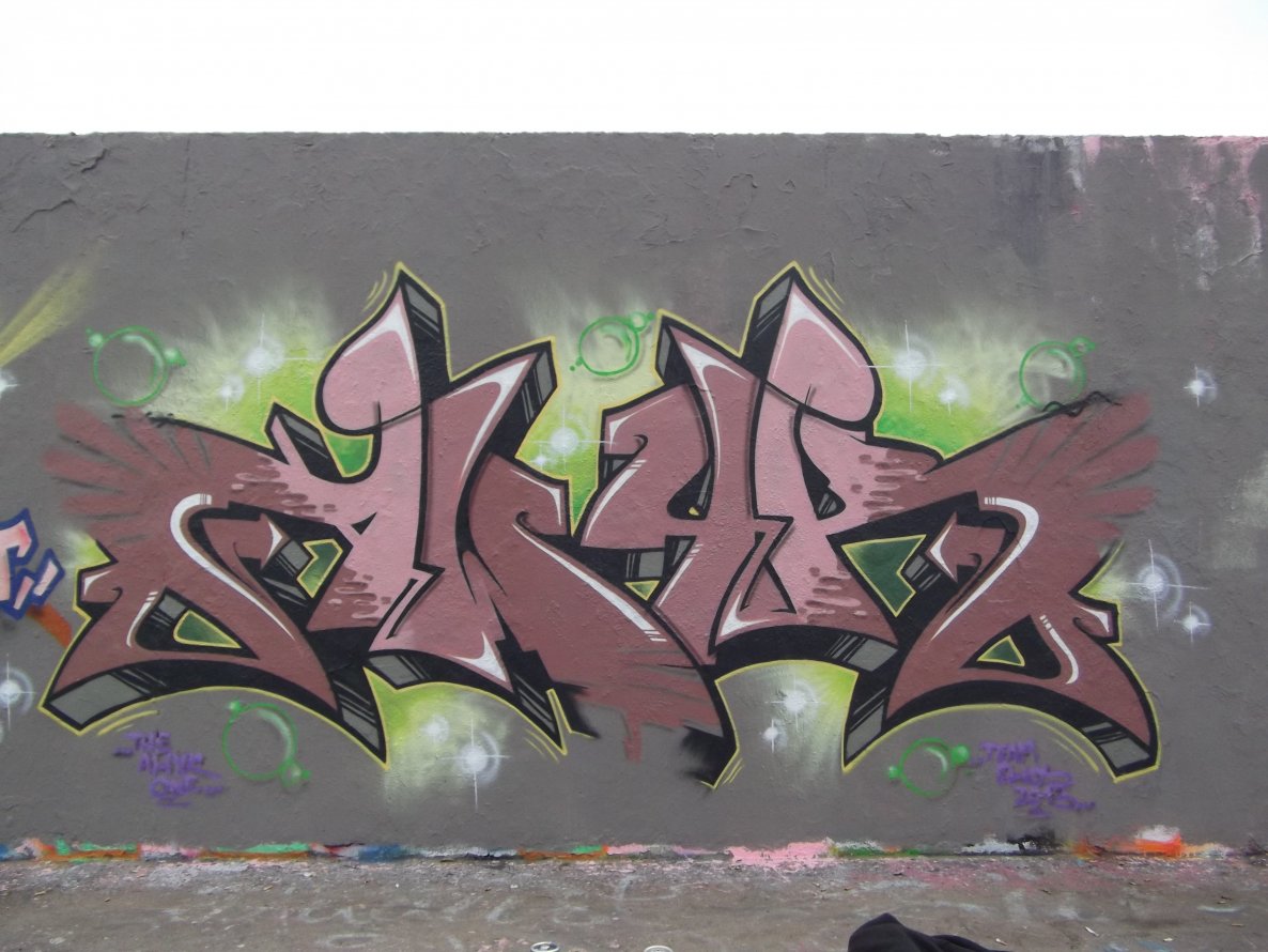 Graffiti Wall - Photo by TeamEwos (2013)
