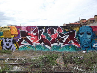 Graffiti Wall - Photo by TeamEwos (2013)