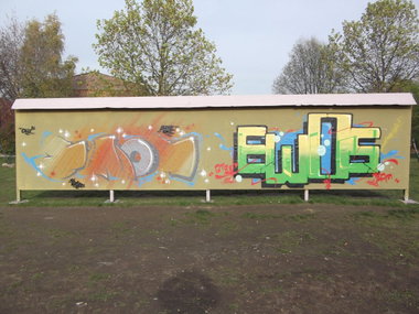 Graffiti Wall - Photo by TeamEwos - Ewos (2013)